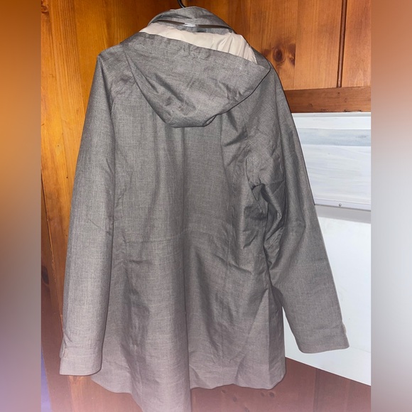 L.L Bean Women’s All season 3-1 Coat Waterproof - Picture 3 of 5